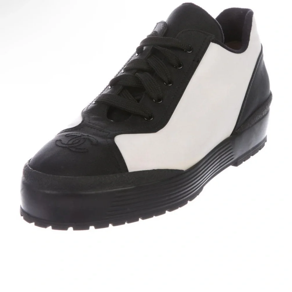 Chanel sneakers 100% authentic - Picture 2 of 5